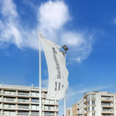 Beachfront Near The Market Vakantiehuis *